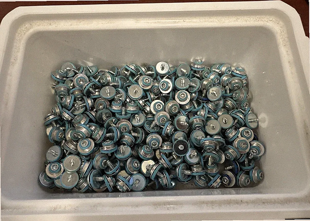 Lot of 100 Blue Hard Drive Mounting Screws HP 7800 7900 8000 8100 8200 EliteDesk